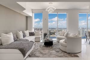 253 Ne 2nd St 4904 Miami, FL 33132 - MLS#A11957922