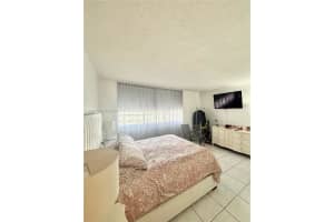 999 Brickell Bay Dr 1905 Miami, FL 33131 - MLS#A11957925