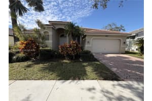 1260 Ginger Cir, Weston