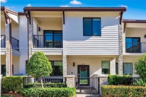 4655 Nw 83rd Path, Doral