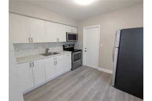 2300 Douglas St 7 Hollywood, FL 33020 - MLS#A11957997