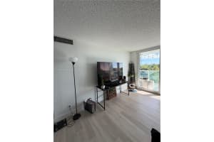 100 Bayview Dr 425 Sunny Isles Beach, FL 33160 - MLS#A11958050