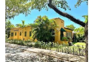 1103 Genoa St Coral Gables, FL 33134 - MLS#A11958094