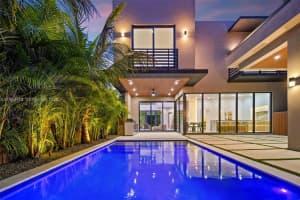 441 Nw 44th St, Miami
