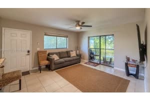 632 Trace Cir 202 Deerfield Beach, FL 33441 - MLS#A11958172