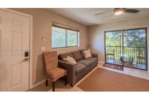 632 Trace Cir 202 Deerfield Beach, FL 33441 - MLS#A11958172