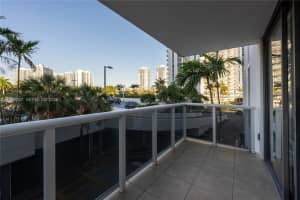 3675 N Country Club Dr APT 201, Aventura, FL 33180, - MLS#A11958247