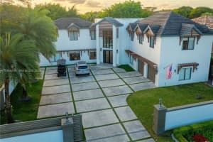 4844 Nw 94th Doral Pl, Doral