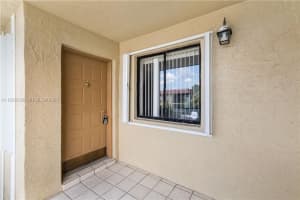 321 Lakeview Dr 204 Weston, FL 33326 - MLS#A11958356