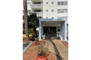 13155 Ixora Ct 603 North Miami, FL 33181 - MLS#A11958413