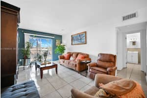 12890 Ne 8th Ave 203 North Miami, FL 33161 - MLS#A11958525