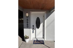 5660 Ne 5th Ave Oakland Park, FL 33334 - MLS#A11958545