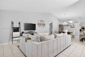 8864 Nw 189th Ter Hialeah, FL 33018 - MLS#A11958558