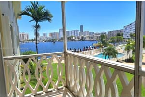 450 Golden Isles Dr 2b, Hallandale Beach