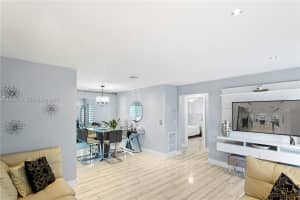 821 73rd Ter , Hollywood, FL 33024 - MLS#A11958642