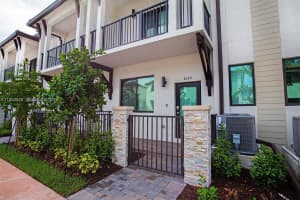 8160 Nw 42nd St Doral, FL 33166 - MLS#A11958670