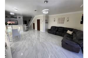 231 Sw 120th Ave Pembroke Pines, FL 33025 - MLS#A11958678