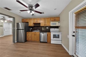 5265 Ne 1st Ter 5265 Oakland Park, FL 33334 - MLS#A11958718