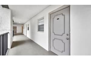 9460 Poinciana Pl 404 Davie, FL 33324 - MLS#A11958739