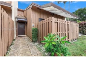 4226 Sw 87th Ter Davie, FL 33328 - MLS#A11958764