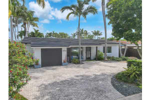 1715 Ne 40th St 1715 Oakland Park, FL 33334 - MLS#A11958806