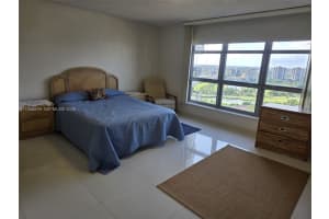 3500 Mystic Pointe Dr 2905, Aventura