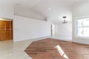 933 Nw 133rd Ct Miami, FL 33182 - MLS#A11958927