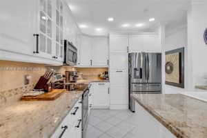 636 Vista Meadows Dr Weston, FL 33327 - MLS#A11958973