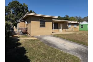 4441 Nw 179th St Miami Gardens, FL 33055 - MLS#A11959037