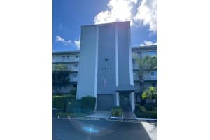 2226 N Cypress Bend Dr 210 Pompano Beach, FL 33069 - MLS#A11959089