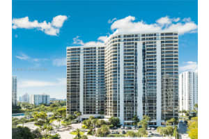 20281 E Country Club Dr M6 Aventura, FL 33180 - MLS#A11959108