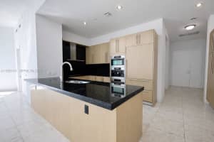 900 Brickell Key Blvd 2405 Miami, FL 33131 - MLS#A11959141