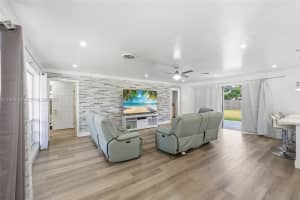 861 N Bel Air Dr Plantation, FL 33317 - MLS#A11959155