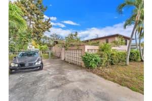 1355 Ne 200th Ter Miami, FL 33179 - MLS#A11959228