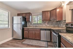 402 Lakeview Dr 201 Weston, FL 33326 - MLS#A11959319