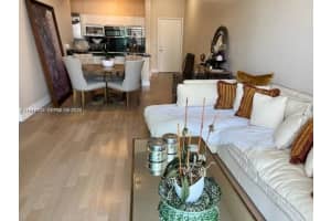 950 Brickell Bay Dr 4100 Miami, FL 33131 - MLS#A11959328