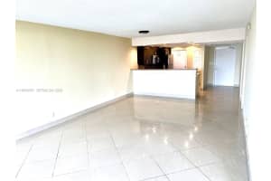 2940 N Course Dr 910 Pompano Beach, FL 33069 - MLS#A11959357