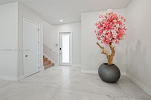 8118 Nw 46th Ter Doral, FL 33166 - MLS#A11959385