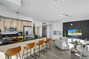 1111 Sw 1st Ave Uph4019- Miami, FL 33130 - MLS#A11959454