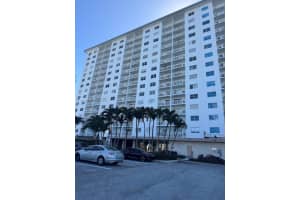 400 Kings Point Dr 706 Sunny Isles Beach, FL 33160 - MLS#A11959457