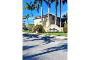 6056 Sw 19th Pl North Lauderdale, FL 33068 - MLS#A11959470