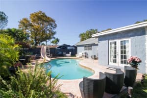 9710 Nw 10th St Pembroke Pines, FL 33024 - MLS#A11959493