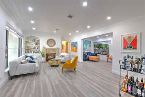 110 N 16th Ave, Hollywood