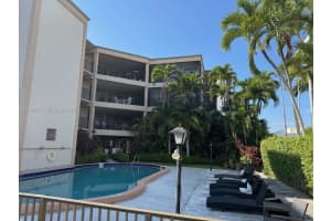 2420 Diana Dr 204 Hallandale Beach, FL 33009 - MLS#A11959572