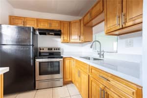 5021 W Oakland Park Blvd 204 Lauderdale Lakes, FL 33313 - MLS#A11959585