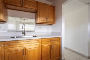 5021 W Oakland Park Blvd 204 Lauderdale Lakes, FL 33313 - MLS#A11959585