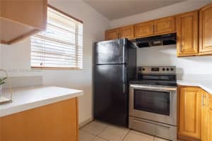 5021 W Oakland Park Blvd 204 Lauderdale Lakes, FL 33313 - MLS#A11959585