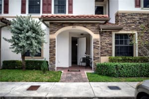 8915 W 35th Ave Hialeah, FL 33018 - MLS#A11959600