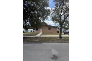 1270 W 31st St, Hialeah