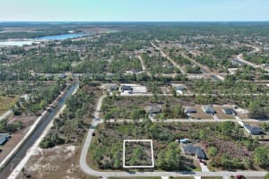 1053 Fayette Ave Lehigh Acres, FL 33974 - MLS#A11959624